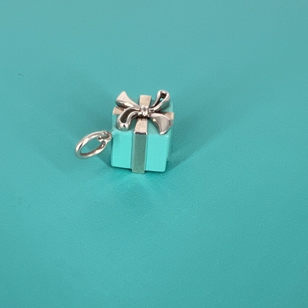 Blue enamel‎ gift box charm